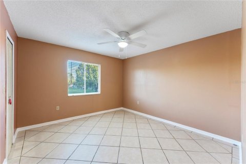 Condo in Orlando, Florida, 2 bedrooms  № 1443031 - photo 9