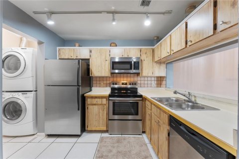 Condo in Orlando, Florida, 2 bedrooms  № 1443031 - photo 5