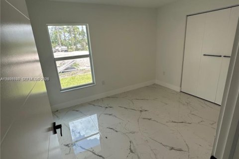 Снять в аренду виллу или дом в Лихай-Эйкерс, Флорида 4 спальни, 153.47м2, № 2065337 - фото 10