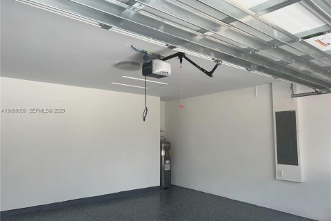 Снять в аренду виллу или дом в Лихай-Эйкерс, Флорида 4 спальни, 153.47м2, № 2065337 - фото 14