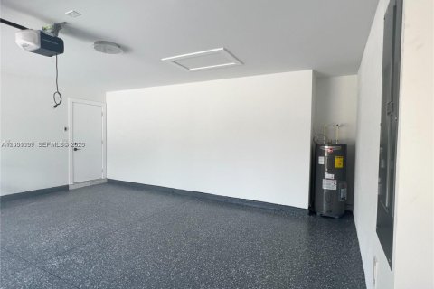 Снять в аренду виллу или дом в Лихай-Эйкерс, Флорида 4 спальни, 153.47м2, № 2065337 - фото 15