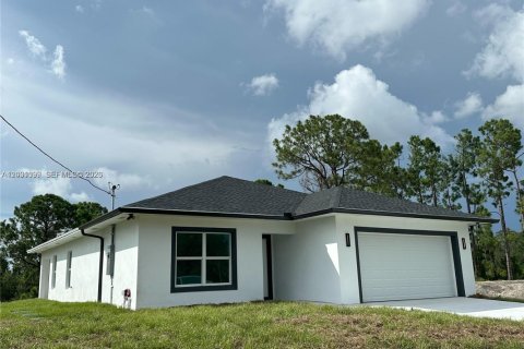 Дом в Лихай-Эйкерс, Флорида 4 спальни, 153.47м2 № 2065337