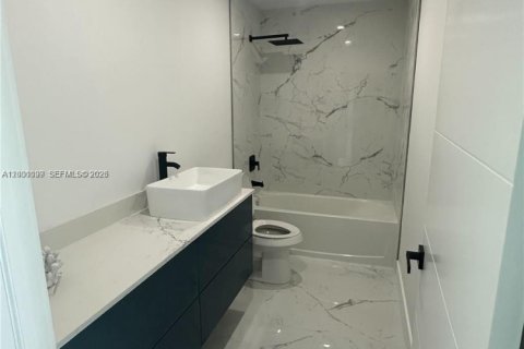 Снять в аренду виллу или дом в Лихай-Эйкерс, Флорида 4 спальни, 153.47м2, № 2065337 - фото 9