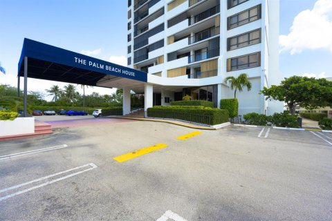 Condo in West Palm Beach, Florida, 2 bedrooms  № 2175788 - photo 22