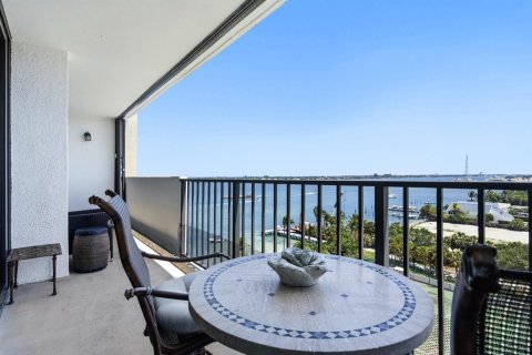 Condo in West Palm Beach, Florida, 2 bedrooms  № 2175788 - photo 8