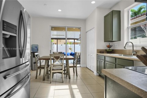 House in Homestead, Florida 3 bedrooms, 153.47 sq.m. № 1695835 - photo 11