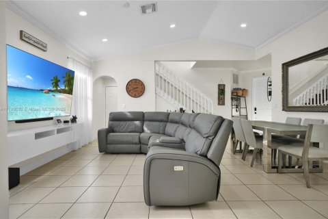 House in Homestead, Florida 3 bedrooms, 153.47 sq.m. № 1695835 - photo 2