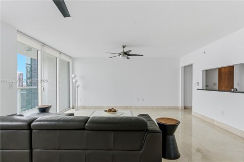 Apartment in Miami, Florida 2 bedrooms, 103.77 sq.m. № 2067754 - photo 3