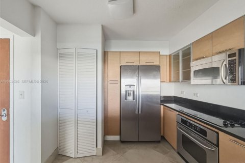 Apartment in Miami, Florida 2 bedrooms, 103.77 sq.m. № 2067754 - photo 20