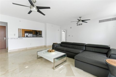Apartment in Miami, Florida 2 bedrooms, 103.77 sq.m. № 2067754 - photo 4
