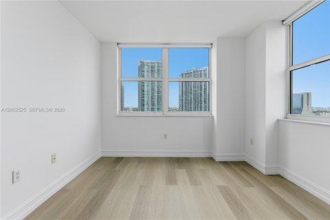 Apartment in Miami, Florida 2 bedrooms, 103.77 sq.m. № 2067754 - photo 15