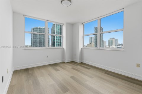 Apartment in Miami, Florida 2 bedrooms, 103.77 sq.m. № 2067754 - photo 16