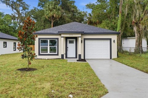House in DeLand, Florida 3 bedrooms, 121.52 sq.m. № 2345236