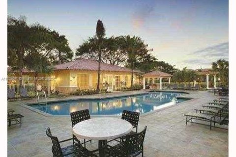 Condominio en alquiler en Plantation, Florida, 1 dormitorio, 68.19 m2 № 1943466 - foto 24