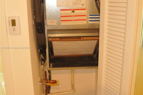 Condominio en alquiler en Plantation, Florida, 1 dormitorio, 68.19 m2 № 1943466 - foto 14