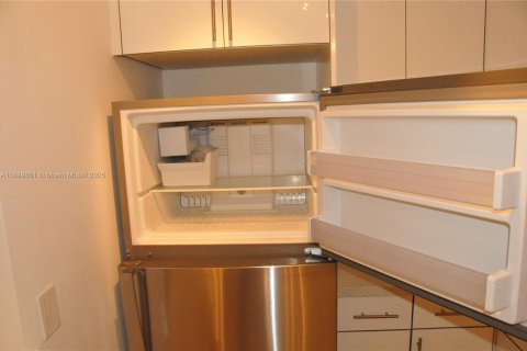 Condominio en alquiler en Plantation, Florida, 1 dormitorio, 68.19 m2 № 1943466 - foto 4