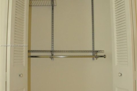 Condominio en alquiler en Plantation, Florida, 1 dormitorio, 68.19 m2 № 1943466 - foto 18