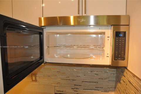 Condominio en alquiler en Plantation, Florida, 1 dormitorio, 68.19 m2 № 1943466 - foto 6