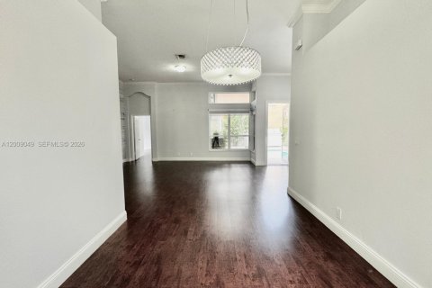 House in Pembroke Pines, Florida 3 bedrooms, 192.87 sq.m. № 2072631 - photo 23