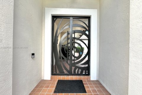 House in Pembroke Pines, Florida 3 bedrooms, 192.87 sq.m. № 2072631 - photo 7
