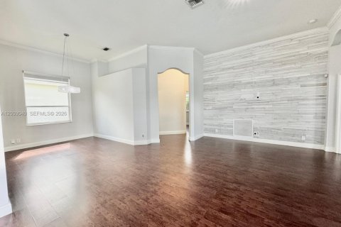 House in Pembroke Pines, Florida 3 bedrooms, 192.87 sq.m. № 2072631 - photo 20
