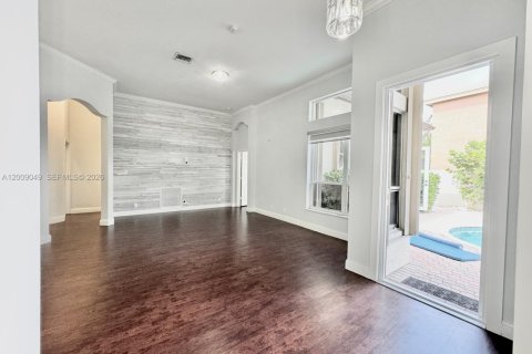 House in Pembroke Pines, Florida 3 bedrooms, 192.87 sq.m. № 2072631 - photo 19