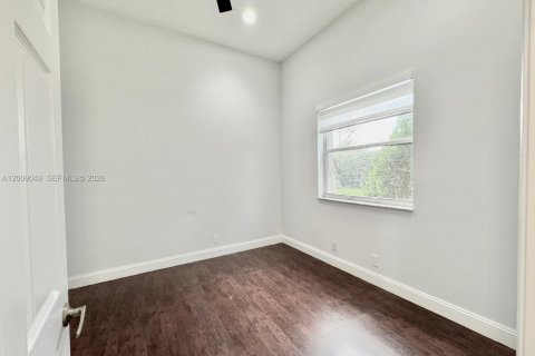 House in Pembroke Pines, Florida 3 bedrooms, 192.87 sq.m. № 2072631 - photo 27