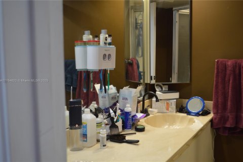 Townhouse in Deerfield Beach, Florida 2 bedrooms, 114.83 sq.m. № 1870020 - photo 26