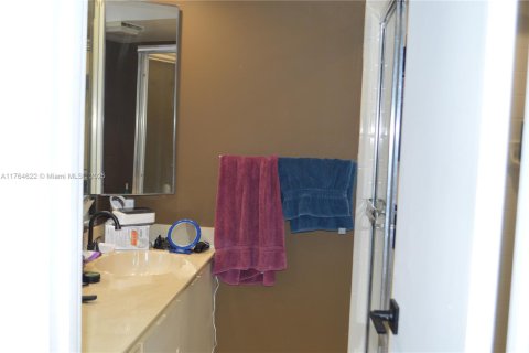 Townhouse in Deerfield Beach, Florida 2 bedrooms, 114.83 sq.m. № 1870020 - photo 24