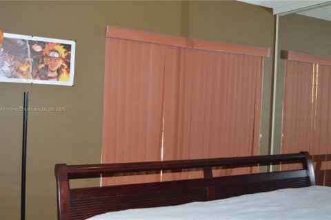 Townhouse in Deerfield Beach, Florida 2 bedrooms, 114.83 sq.m. № 1870020 - photo 16