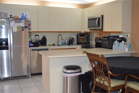 Townhouse in Deerfield Beach, Florida 2 bedrooms, 114.83 sq.m. № 1870020 - photo 9