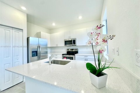 Touwnhouse à louer à Homestead, Floride: 3 chambres, 123.65 m2 № 2046215 - photo 12