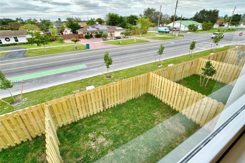 Touwnhouse à louer à Homestead, Floride: 3 chambres, 123.65 m2 № 2046215 - photo 30