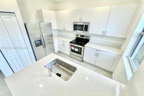 Touwnhouse à louer à Homestead, Floride: 3 chambres, 123.65 m2 № 2046215 - photo 14