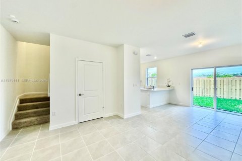 Touwnhouse à louer à Homestead, Floride: 3 chambres, 123.65 m2 № 2046215 - photo 6
