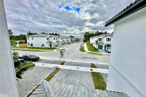 Touwnhouse à louer à Homestead, Floride: 3 chambres, 123.65 m2 № 2046215 - photo 26