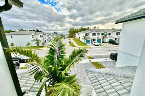 Touwnhouse à louer à Homestead, Floride: 3 chambres, 123.65 m2 № 2046215 - photo 23