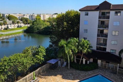 Снять в аренду кондоминиум в Майами, Флорида 1 спальня, 59.46м2, № 1968337 - фото 7