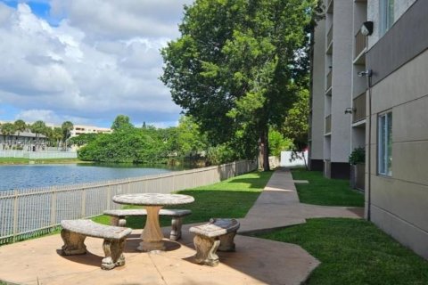 Снять в аренду кондоминиум в Майами, Флорида 1 спальня, 59.46м2, № 1968337 - фото 6