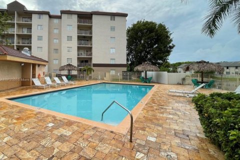 Снять в аренду кондоминиум в Майами, Флорида 1 спальня, 59.46м2, № 1968337 - фото 5