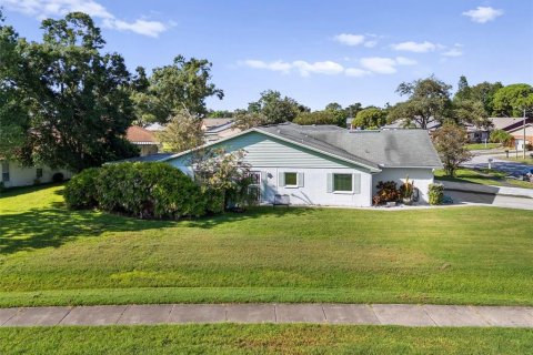 Villa ou maison à vendre à Palm Harbor, Floride: 2 chambres, 123.75 m2 № 1873139 - photo 7