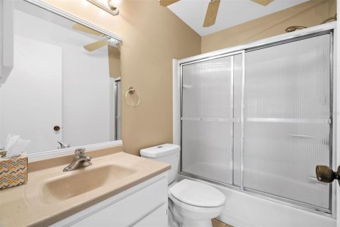 Villa ou maison à vendre à Palm Harbor, Floride: 2 chambres, 123.75 m2 № 1873139 - photo 28