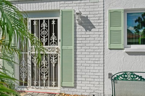 Villa ou maison à vendre à Palm Harbor, Floride: 2 chambres, 123.75 m2 № 1873139 - photo 8