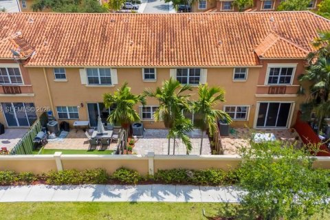 Touwnhouse à vendre à Miami, Floride: 3 chambres, 158.31 m2 № 2076658 - photo 28
