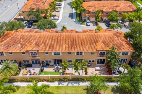 Touwnhouse à vendre à Miami, Floride: 3 chambres, 158.31 m2 № 2076658 - photo 27