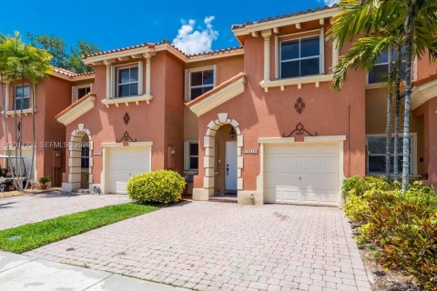 Touwnhouse à Miami, Floride 3 chambres, 158.31 m2 № 2076658