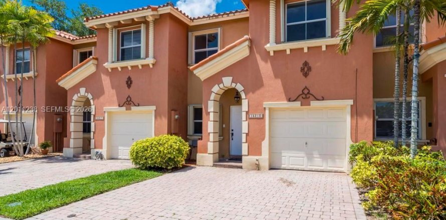 Touwnhouse à Miami, Floride 3 chambres, 158.31 m2 № 2076658