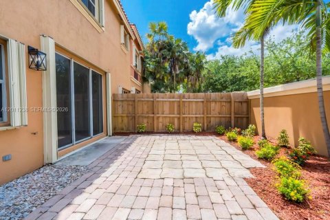Touwnhouse à vendre à Miami, Floride: 3 chambres, 158.31 m2 № 2076658 - photo 21