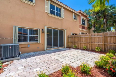 Touwnhouse à vendre à Miami, Floride: 3 chambres, 158.31 m2 № 2076658 - photo 20