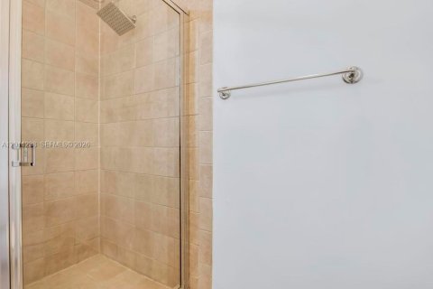 Touwnhouse à vendre à Miami, Floride: 3 chambres, 158.31 m2 № 2076658 - photo 10